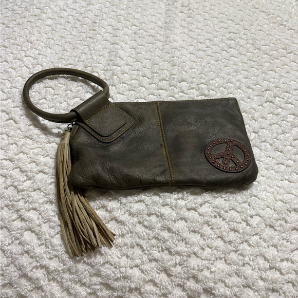 Hobo Rare Olive Green Leather Wristlet with Peace Sign - Picture 8 of 8